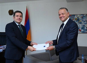 Հայաստանում Եվրոպական միության պատվիրակության նորանշանակ ղեկավարն իր հավատարմագրերի պատճենն է հանձնել ՀՀ ԱԳ նախարարի տեղակալին