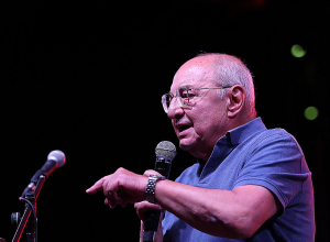 Բոլոր քաղաքական ուժերը միավորվելու են, ժամանակավոր կառավարություն է ստեղծվելու․ Վազգեն Մանուկյան