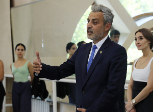 Նախատեսվում է բեմադրել Պ. Չայկովսկու «Կարապի լիճ» բալետային ներկայացումը