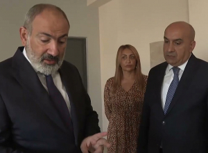 Նիկոլ Փաշինյանը Երևանում շրջայցի ընթացքում ծանոթանում է իրականացվող ծրագրերի ընթացքին