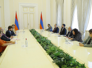 Жан-Луи Бурланж ещё раз подчеркнул поддержку Франции Армении и народа Нагорного Карабаха в преодолении трудностей и существующих проблем