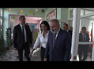 Վարչապետը տիկնոջ հետ քվեարկել է թիվ 8/16 ընտրատեղամասում