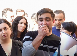 Որոշում է կայացվել Կառավարության շենքի դիմաց հրապարակայնորեն բռնության կոչեր հնչեցնելու համար  ձերբակալել Սերոբ Նալթակյանին