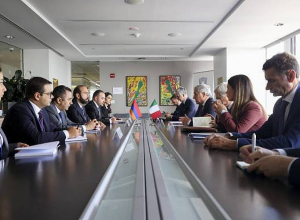 На встрече с итальянским коллегой Мирзоян подчеркнул необходимость чётких шагов ЕС