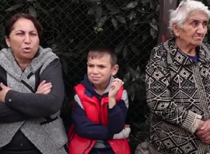 Перемещённые жители находятся во временном жилье