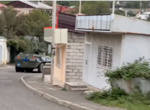 Ադրբեջանական զորքերը մոտեցել են Ստեփանակերտի արվարձանին և նույնիսկ մտել առաջին տները․ Արտակ Բեգլարյան