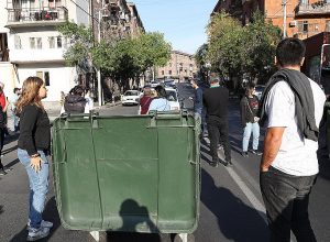 Վեճեր, ձերբակալություններ. Երեւանում բողոքի ակցիաներ են (ֆոտոշարք)