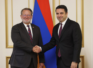 Միացյալ Նահանգները հայ ժողովրդի կողքին են. ԱՄՆ սենատորը՝ ՀՀ ԱԺ նախագահին