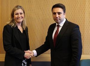 Ֆրանսիան հայ ժողովրդի եւ Հայաստանի իրական դաշնակիցն է. Ալեն Սիմոնյանը՝ Ֆրանսիայի ԱԺ նախագահին