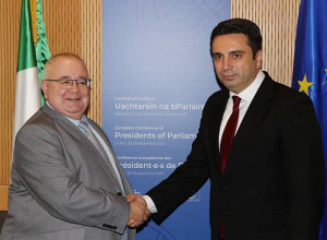 Իռլանդիայի Ներկայացուցիչների պալատի խոսնակը ՀՀ ԱԺ նախագահի հետ հանդիպմանը խիստ դատապարտել է ԼՂ-ի դեմ Ադրբեջանի ագրեսիան