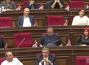 Առաջարկում եմ 3 տարբերակ, կամ գնացեք Բաքու, կամ այլ մայրաքաղաք կամ Վարդաշեն. Աղվան Վարդանյան