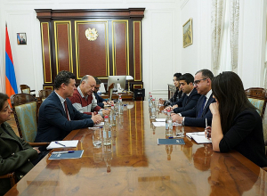 Тигран Хачатрян принял делегацию во главе с Филиппом Леклерком