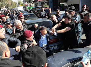 ԼՂ ներկայացուցչության շենքի դիմաց կատարված խուլիգանության, բռնության գործադրման և այլ հանցավոր արարքներ կատարելու կասկածանքով 10 անձ է ձերբակալվել