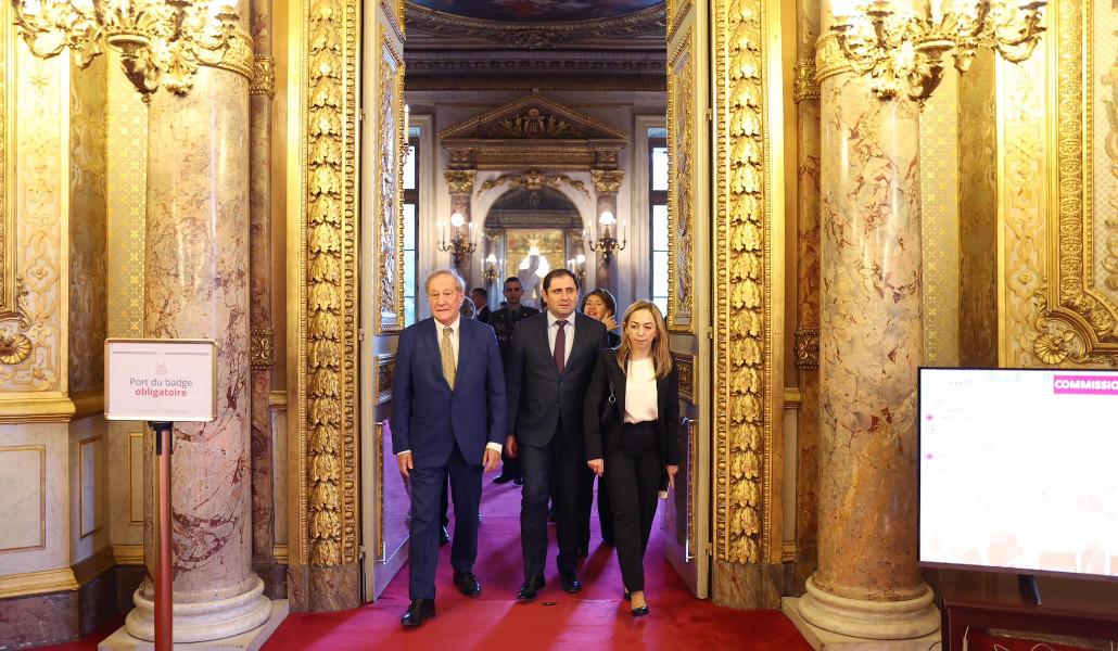 394580730_922309195931122_8795236249206894165_n