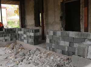 Գորիսում Արցախից տեղահանված ընտանիքների համար հերթական   բնակարանաշինության ծրագիրն է իրականացվում.