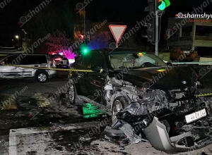 Չարենցավանում միմյանց են բախվել մեքենաներ․ վիրավորները հոսպիտալացվել են