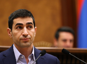 Լեւոն Քոչարյանը երդվեց եւ դարձավ պատգամավոր