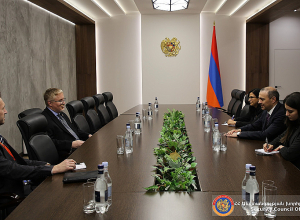 Армен Григорян принял посла Канады в РА