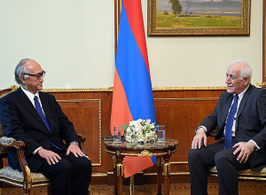 Նախագահ Վահագն Խաչատուրյանն ընդունել է Հայաստանում Ճապոնիայի դեսպան Մասանորի Ֆուկուշիմային