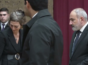 Փաշինյանը ներկա է գտնվել Քրիստիան Տեր-Ստեփանյանի հոգեհանգստի արարողությանը