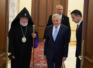 Կաթողիկոսն ընդունել է Իրաքի Հանրապետության նախագահին