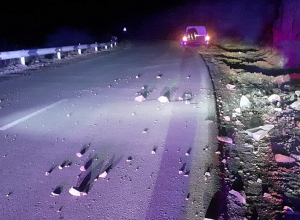 Ջերմուկ քաղաք տանող ավտոճանապարհին քարաթափում է տեղի ունեցել