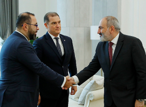 Премьер-министр принял руководителя отдела общественной политики по региональным странам компании “Amazon web services”