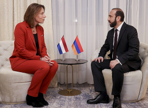 Արարատ Միրզոյանը հանդիպում է ունեցել Նիդերլանդների ԱԳ նախարար Հանկը Բրուինս Սլոթի հետ