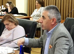 Առաջարկեք վարչապետին հեծանիվով շրջել. նրա երթեւեկելը մեծ խցանումներ է առաջացնում