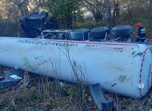 Հեղուկ գազով բեռնված կցորդիչով բեռնատարը  մոտ 10 մ գլորվել ձորը