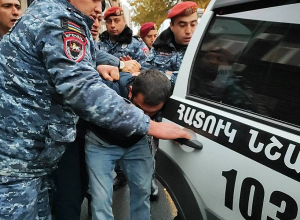 Ոստիկանությունը բռնի ուժով բերման է ենթարկել «Զանգ» շարժման անդամներին