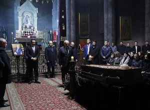 Վարչապետը ներկա է գտնվել Բաբկեն Արարքցյանի հոգեհանգստի արարողությանը