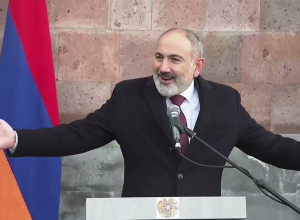 Վարչապետ Փաշինյանը ներկա է գտնվել Ապարան քաղաքում կառուցված բազմաբնակարան շենքի բնակարանամուտին