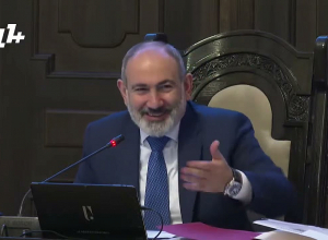 Что мне теперь скрывать, стыдно сказать: я впервые был в Мецаморе летом