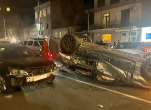 Շղթայական ավտովթար՝ Երևանում. բախվել են մի քանի ավտոմեքենաներ, կան վիրավորներ (լուսանկարներ)