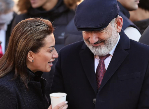 Աննա Հակոբյանն ու Նիկոլ Փաշինյանը Ջերմուկում մասնակցել են «Ջերմ ջերմուկ» հեղինակային երգի ամենամյա փառատոնի մեկնարկին