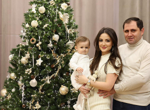 Խաղաղություն և բարեկեցություն բոլորիդ ընտանիքներին․ Սուրեն Պապիկյանն ընտանեկան լուսանկարներ է հրապարակել