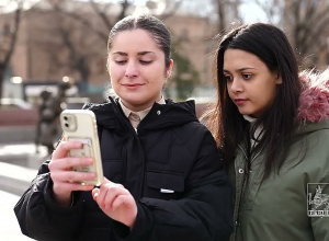 Аллея и скамейки Хачатряна: мэрия