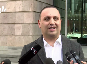 Когда Гагик Хачатрян пытается обратиться к врачу, ему отказывают по разным причинам: адвокат