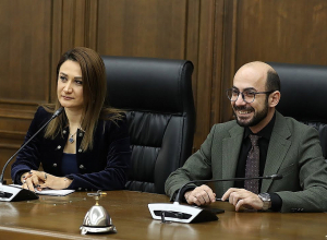 Возможно, Алиев собирается воевать, но мы не считаем мирную повестку провалившейся: ГД