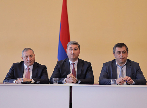 Գնել Սանոսյանը աշխատակազմին է ներկայացրել Լոռու նորանշանակ մարզպետին