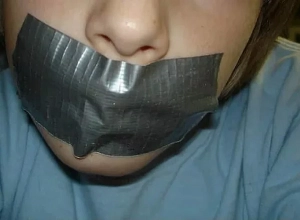 Տատիկը կպչուն ժապավենով կապել է 8-ամյա թոռան բերանը, փակել ննջասենյակում. Aravot.am