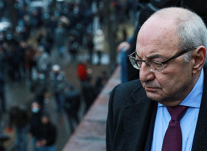 «Հայո՞ց պատմություն, թե՞ Հայաստանի պատմություն». Վազգեն Մանուկյան