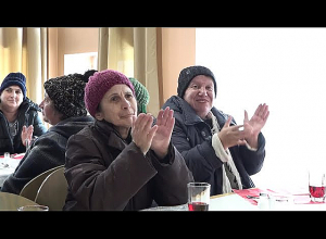 Ոստիկանները երգում են ծերերի համար