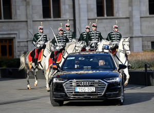 Ինչպես են Բուդապեշտում դիմավորել Վահագն Խաչատուրյանին․  պաշտոնական արարողությունը