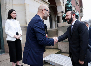 Արարատ Միրզոյանը հանդիպել է Արբիտրաժի մշտական դատարանի գլխավոր քարտուղարի հետ