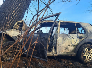 Ավտոմեքենան բախվել է ծառին. կա զոհ և տուժած (լուսանկարներ)