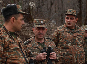 Начальник ГШ ВС РА Асрян посетил юго-восточную и юго-западную приграничные зоны
