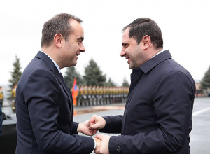 Սեբաստիեն Լըկորնյուի դիմավորման հանդիսավոր արարողությունը ՊՆ վարչական համալիրում