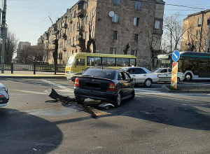 Բախվել են ավտոմեքենաներ․ կան տուժածներ (լուսանկարներ)